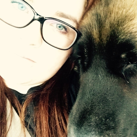 Meet your Posher, Lindsay! ❤️ - Picture 4 of 4